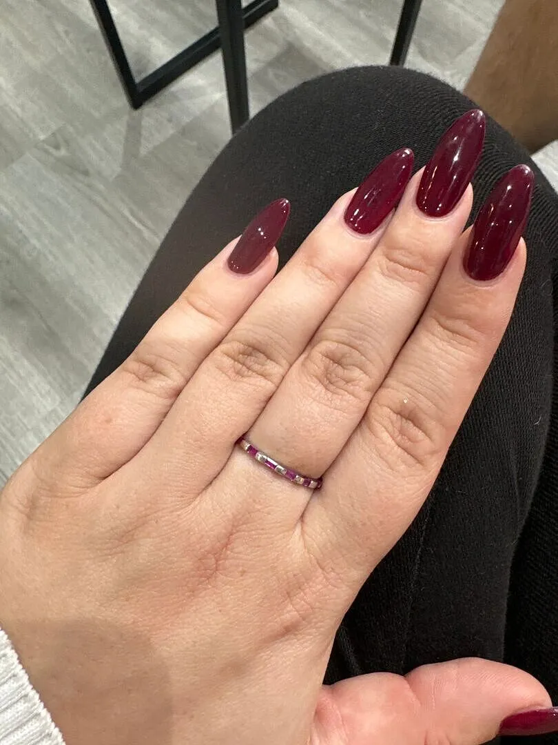Astrid & Miyu Pink Sapphire Baguette bague or blanc