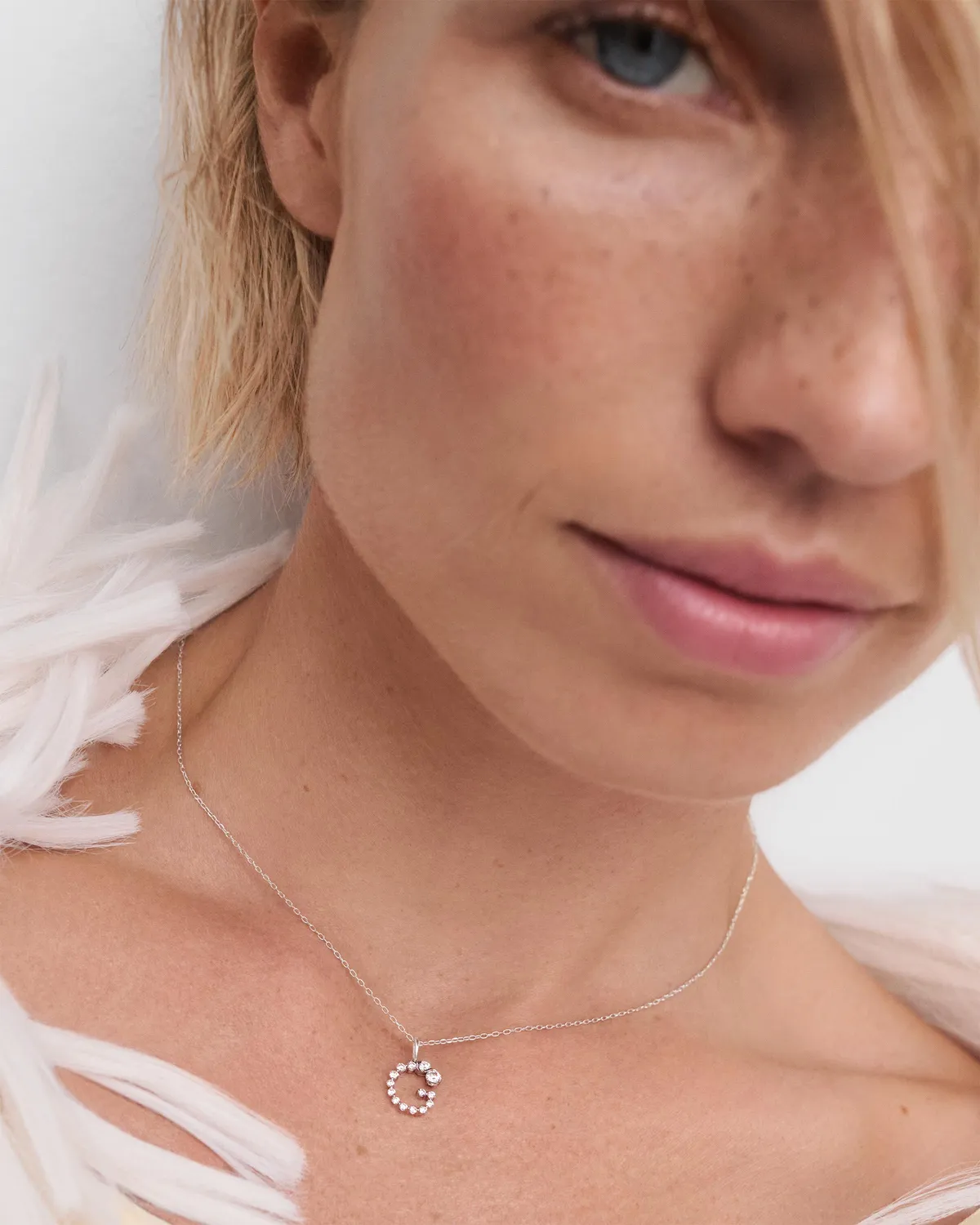PDPAOLA Initiale G pendentif diamants or blanc