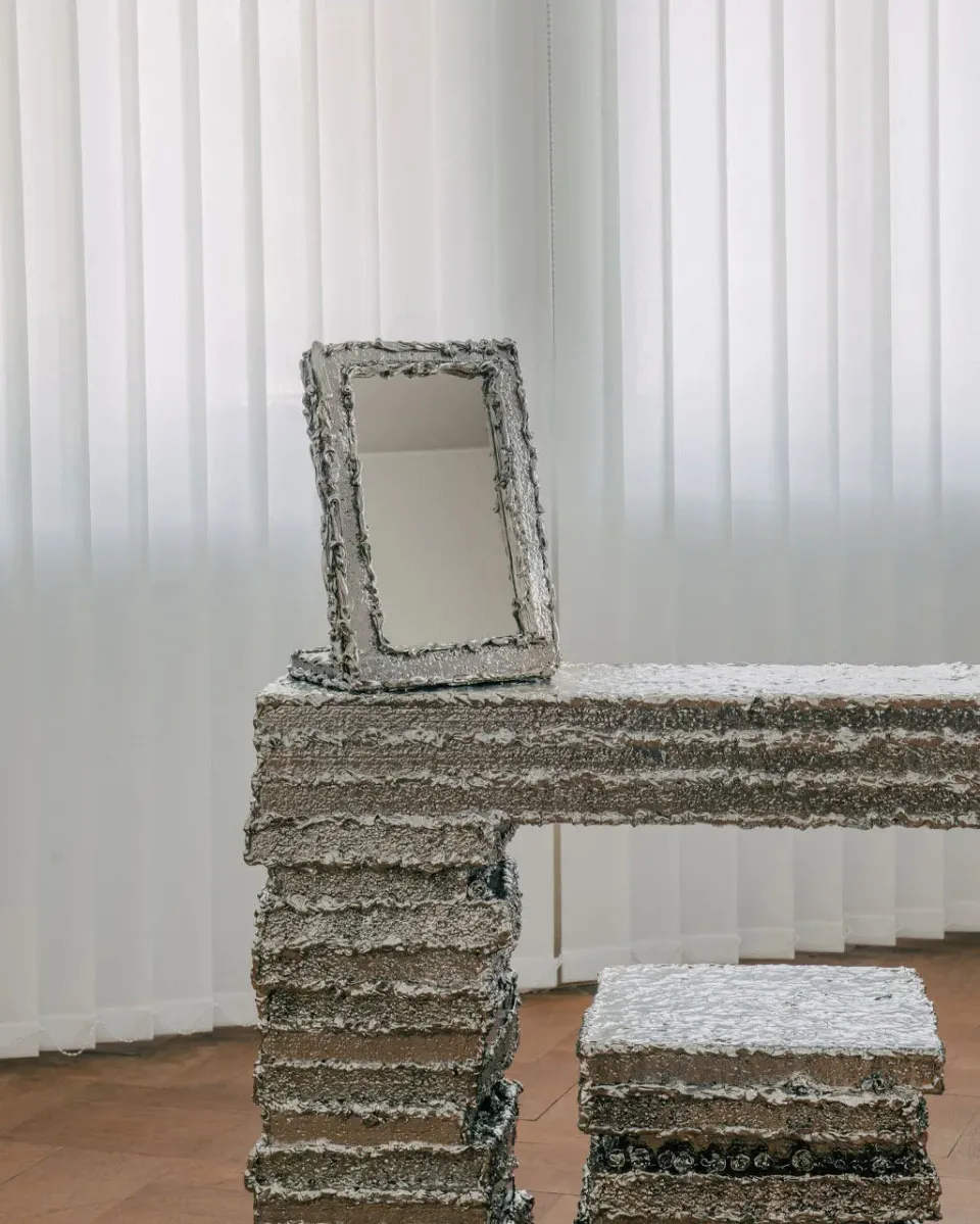 Completedworks Silver Mirror miroir argenté décoratif