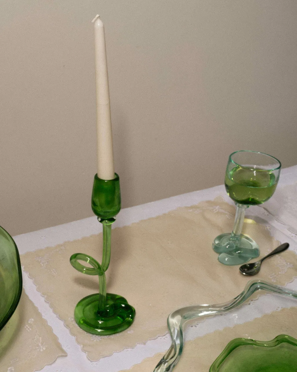 Completedworks Thaw bougeoir verre vert feuille
