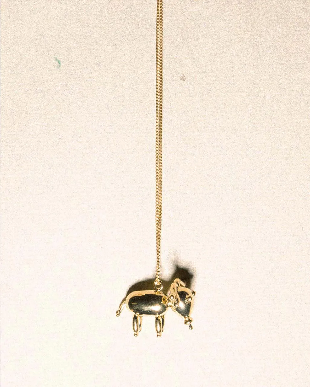 Completedworks Classicworks Taurus Zodiac Balloon collier doré