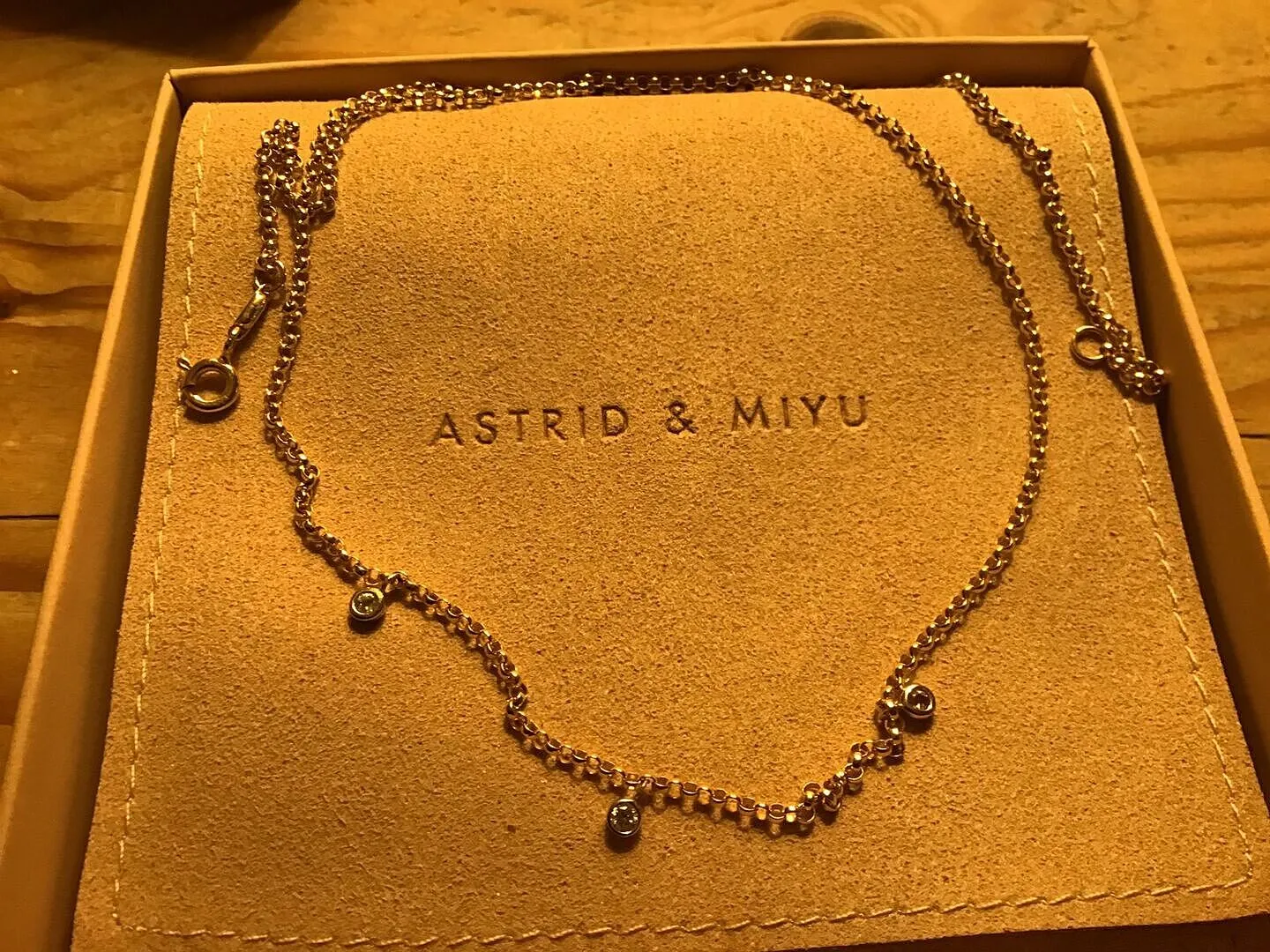 Astrid & Miyu Chelsea Chain collier or massif chaîne