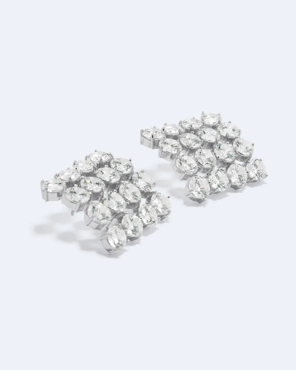Completedworks Juggernaut boucles d'oreilles zirconium argent