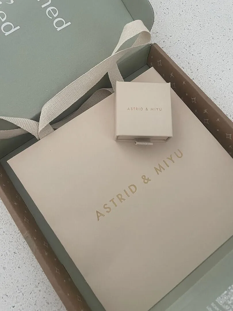 Astrid & Miyu Gift Bag pochon cadeau bijoux