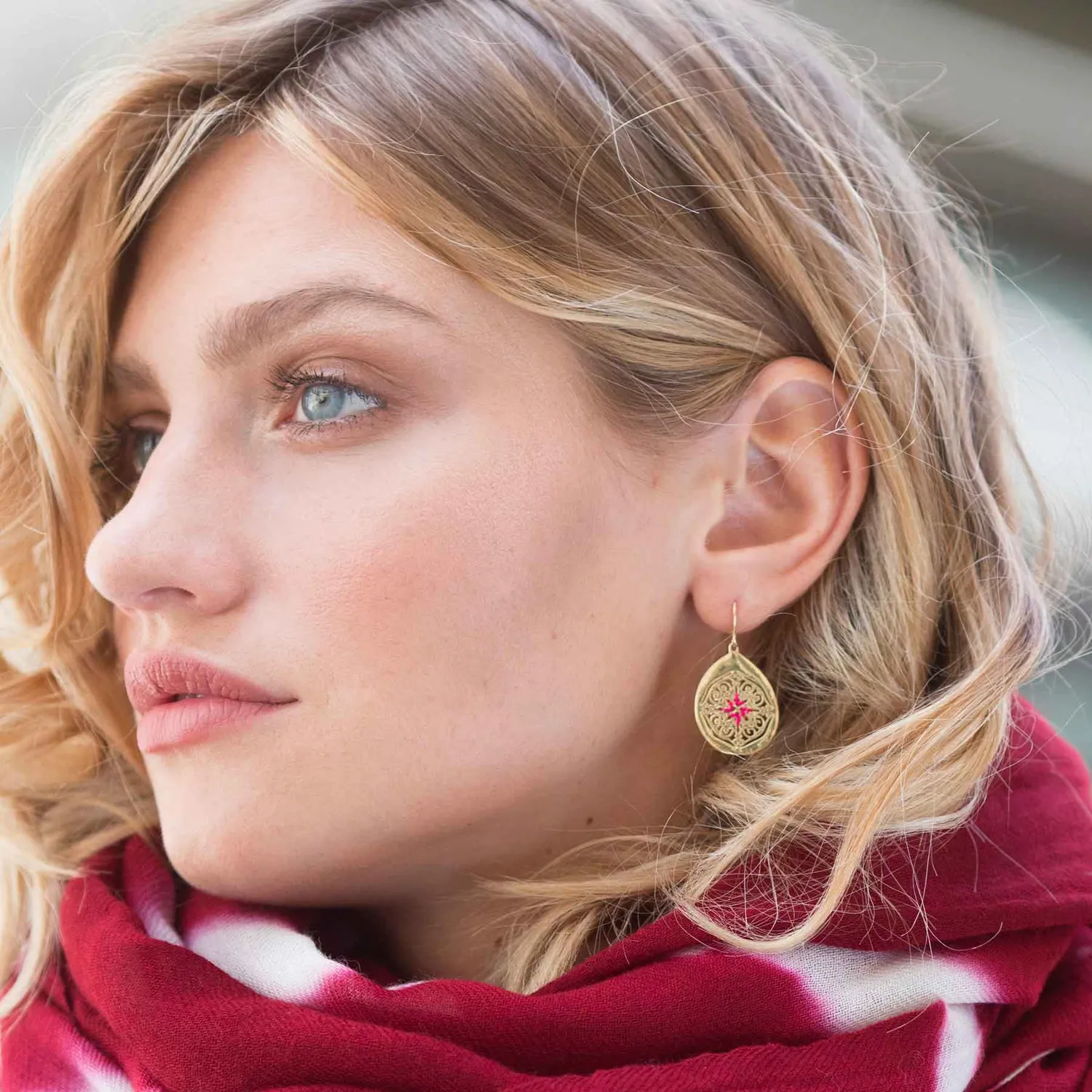 Nao de Paris Talisman boucles d'oreilles fuchsia satin