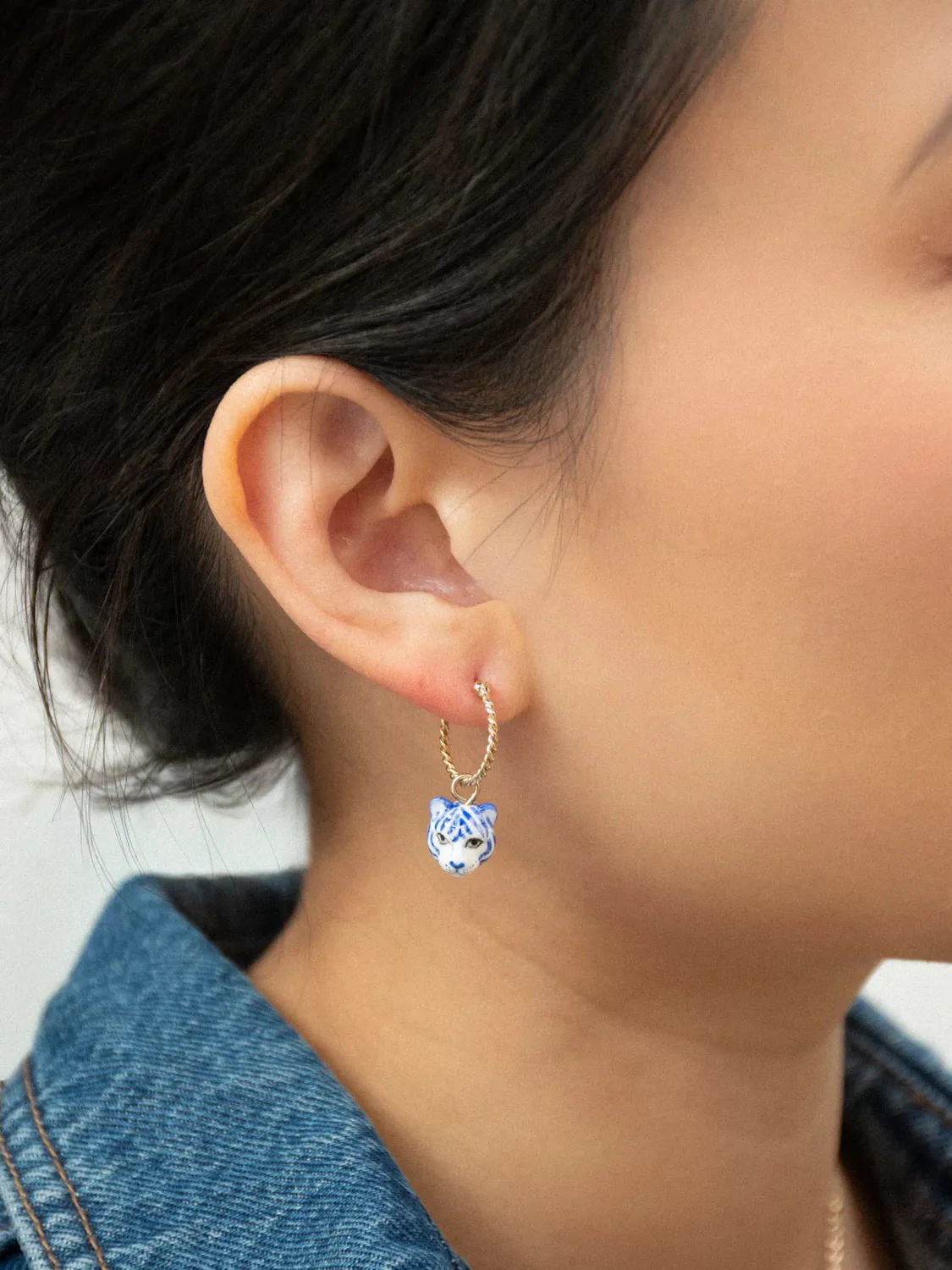 Nach Bijoux tigre bleu mini créole à l'unité