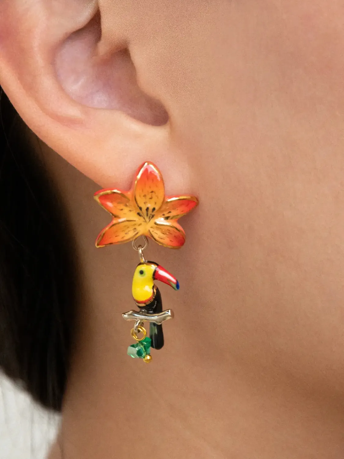 Nach Bijoux Toucan Lys boucles d'oreilles pendantes orange