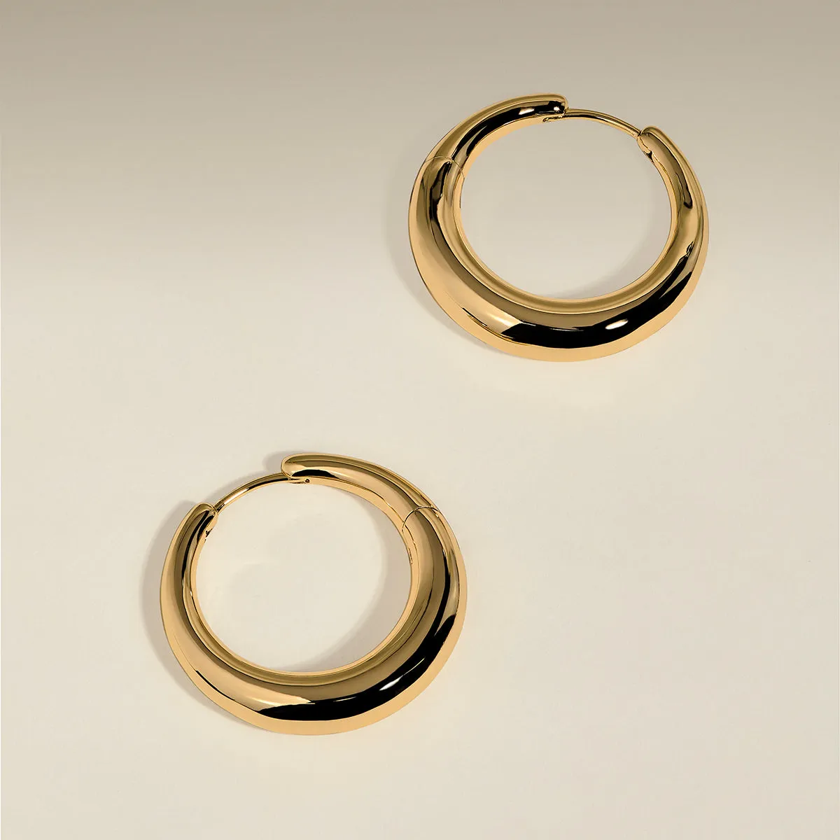 Astrid & Miyu Dome XL créoles plaqué or 18k doré