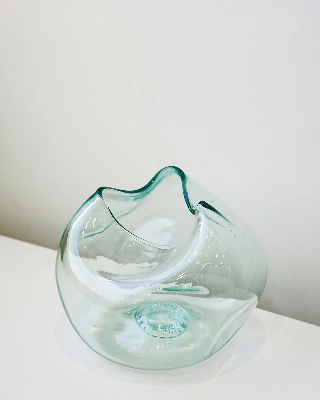 Completedworks Bubble to End all Bubbles vase bleu