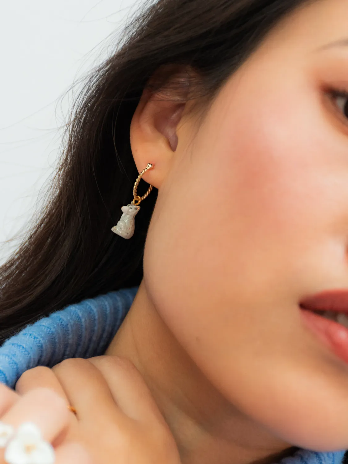 Nach Bijoux Renard polaire mini créole boucle arctique