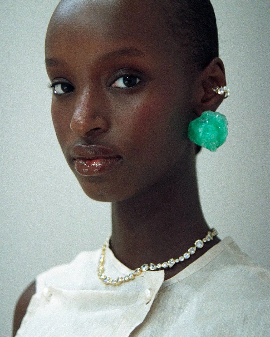 Completedworks Padding boucles d'oreilles résine verte vermeil