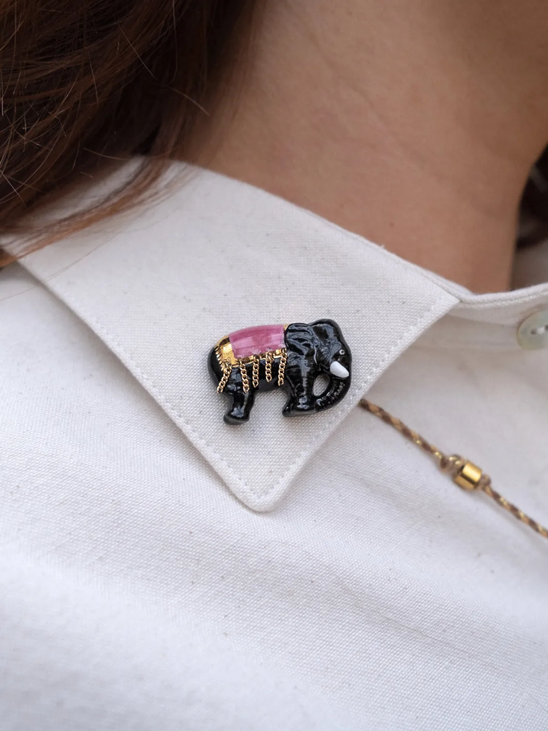 Nach Bijoux Éléphant d'Asie pin's porcelaine 30mm