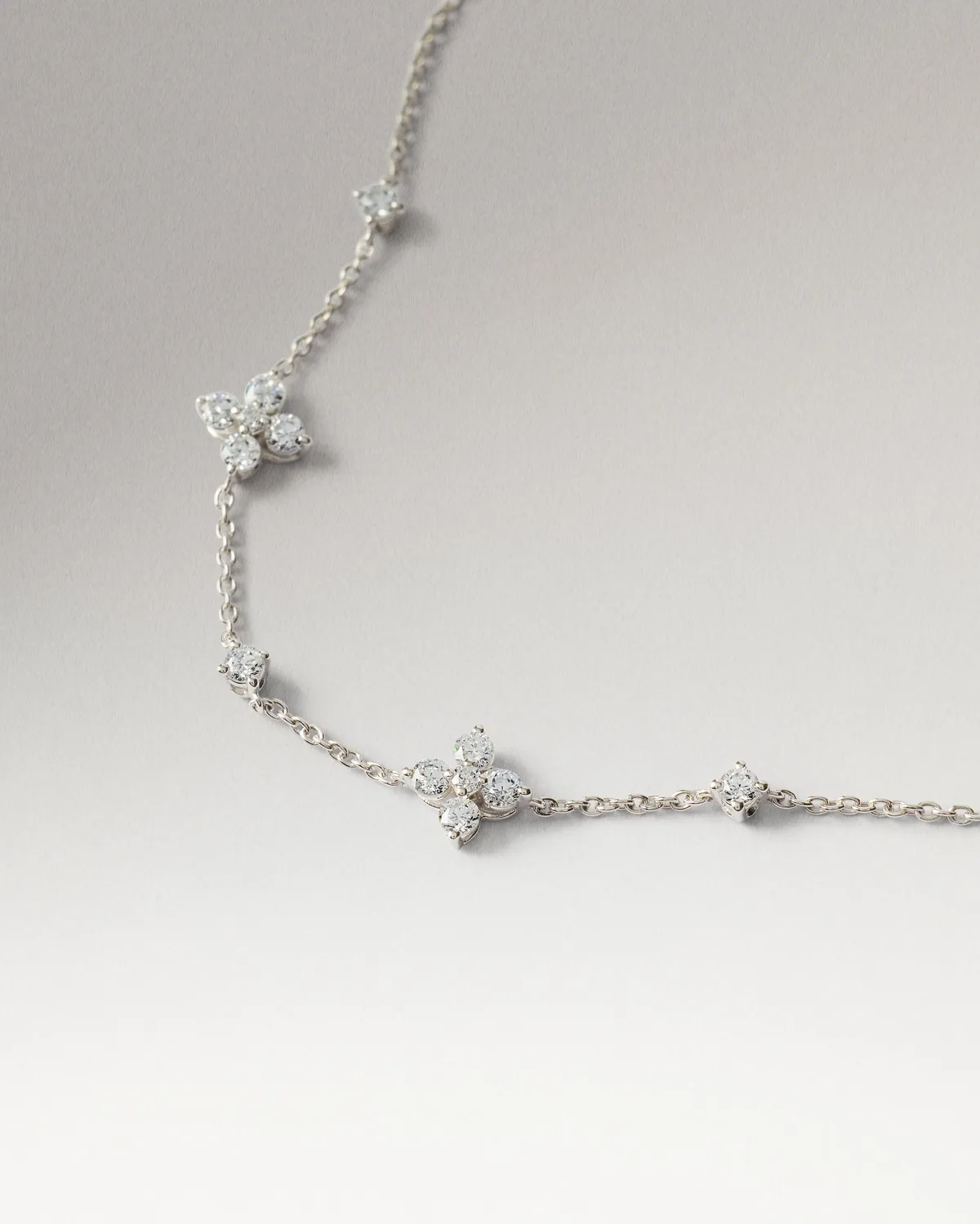 PDPAOLA Maggie in Bloom bracelet or blanc diamants