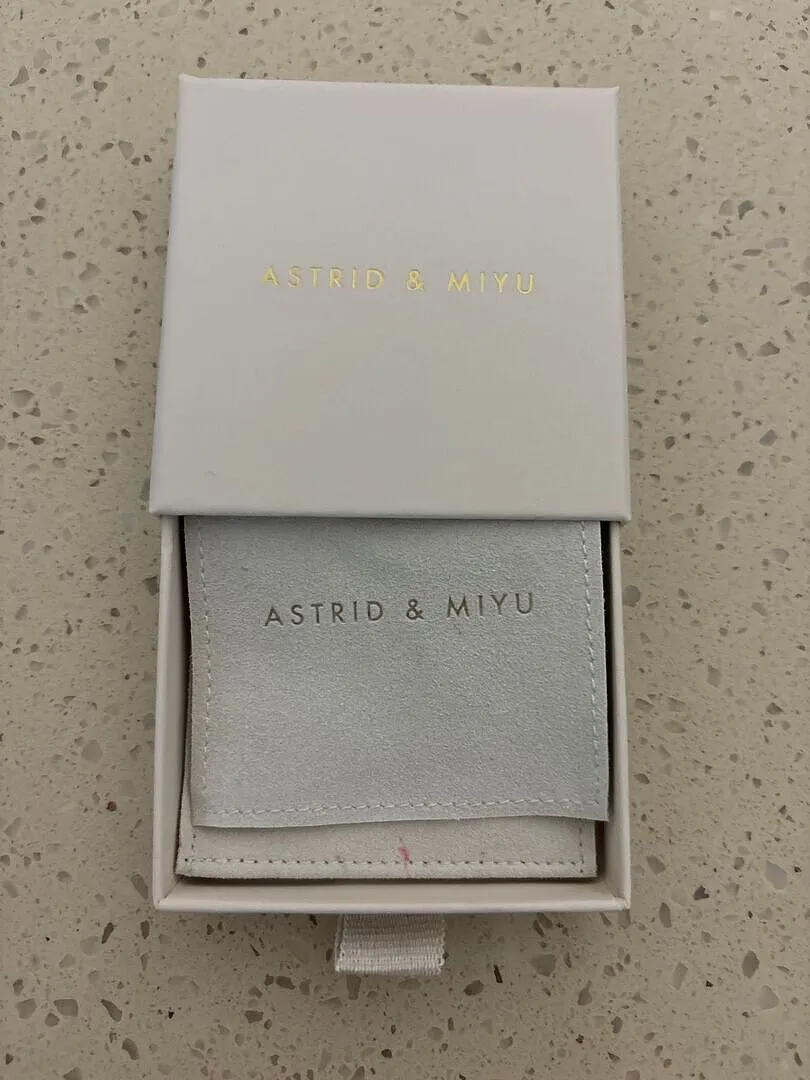 Astrid & Miyu Gift Bag pochon cadeau bijoux