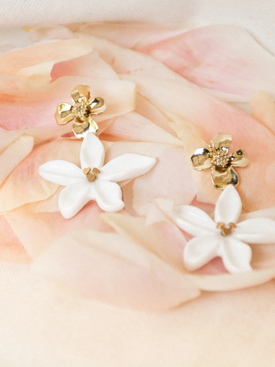 Nach Bijoux Jasmin et moi boucles d'oreilles fleurs blanches