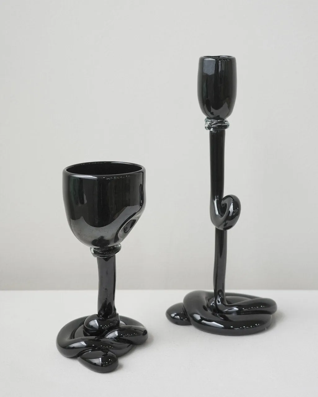 Completedworks Thaw verre vin noir recyclé
