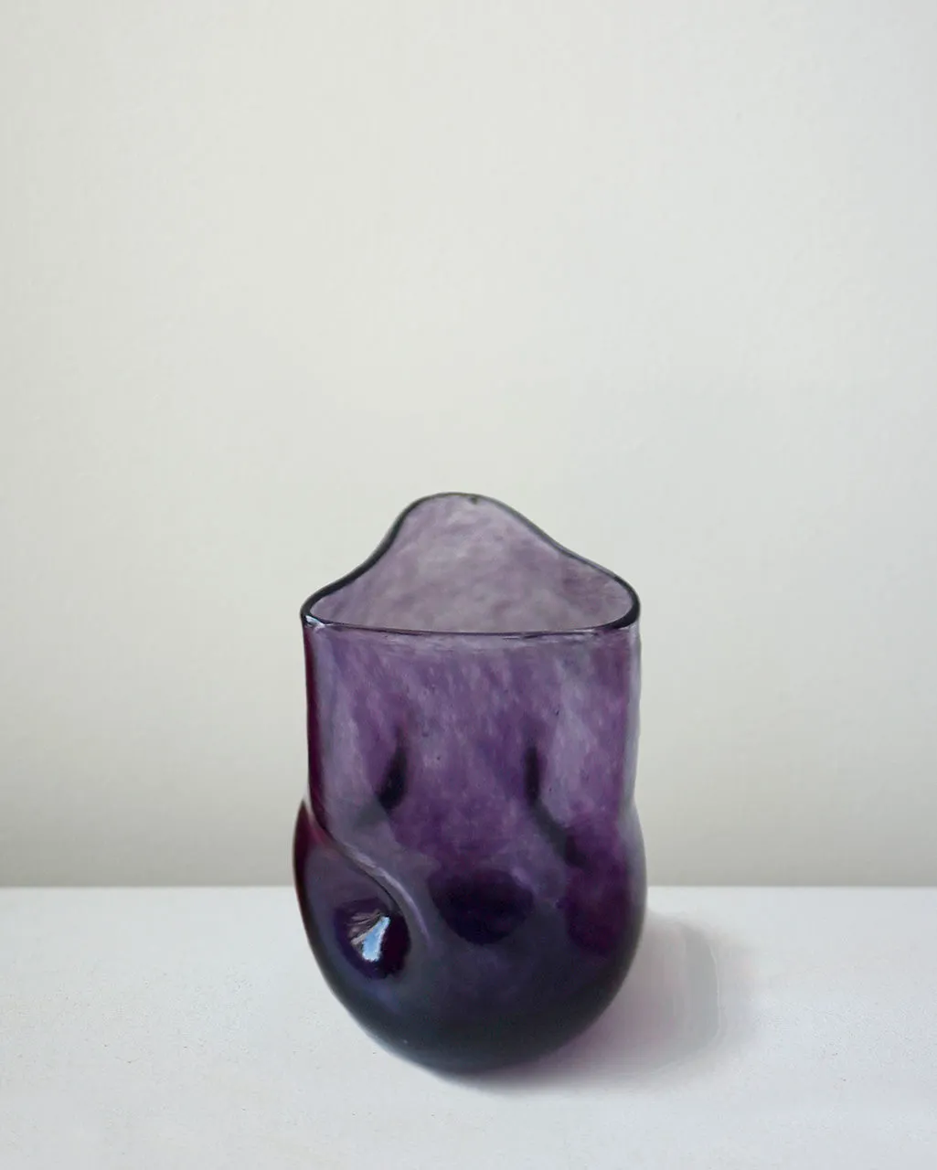 Completedworks Thaw grand verre verre recyclé violet