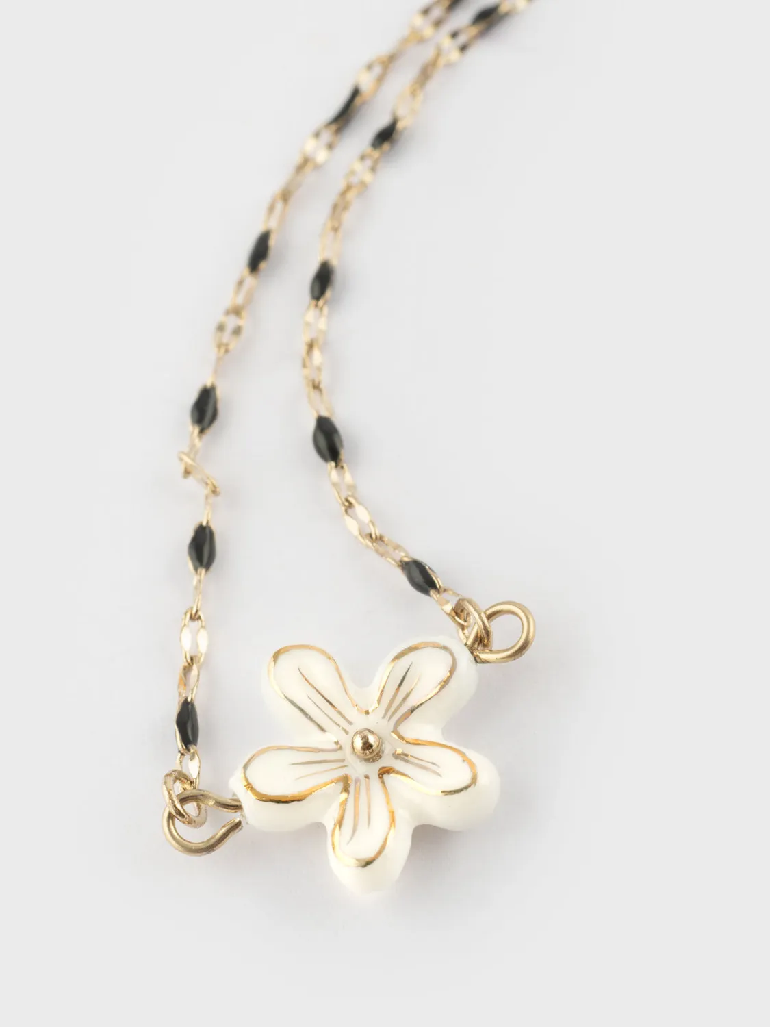 Nach Bijoux fleur blanches bracelet perles émaillées