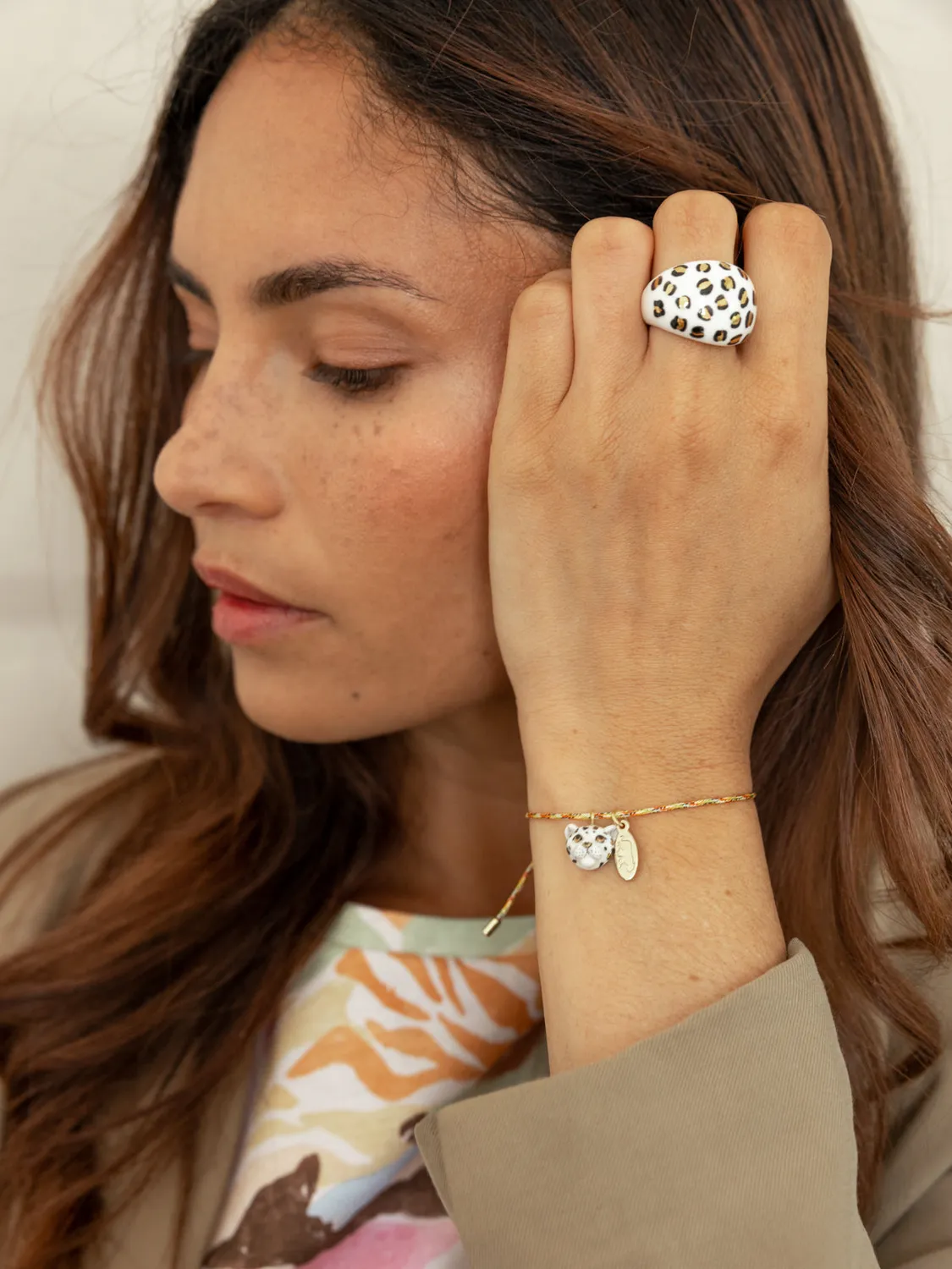 Nach Bijoux Léopard blanc doré bague porcelaine feuille d'or