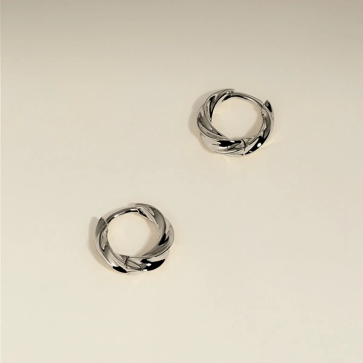 Astrid & Miyu Cosmic Twist créoles argent recyclé