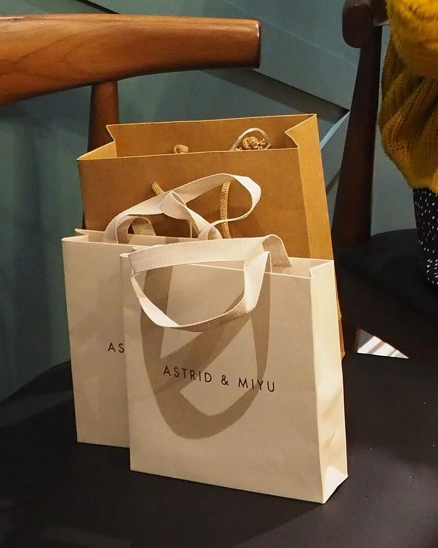 Astrid & Miyu Gift Bag pochon cadeau bijoux