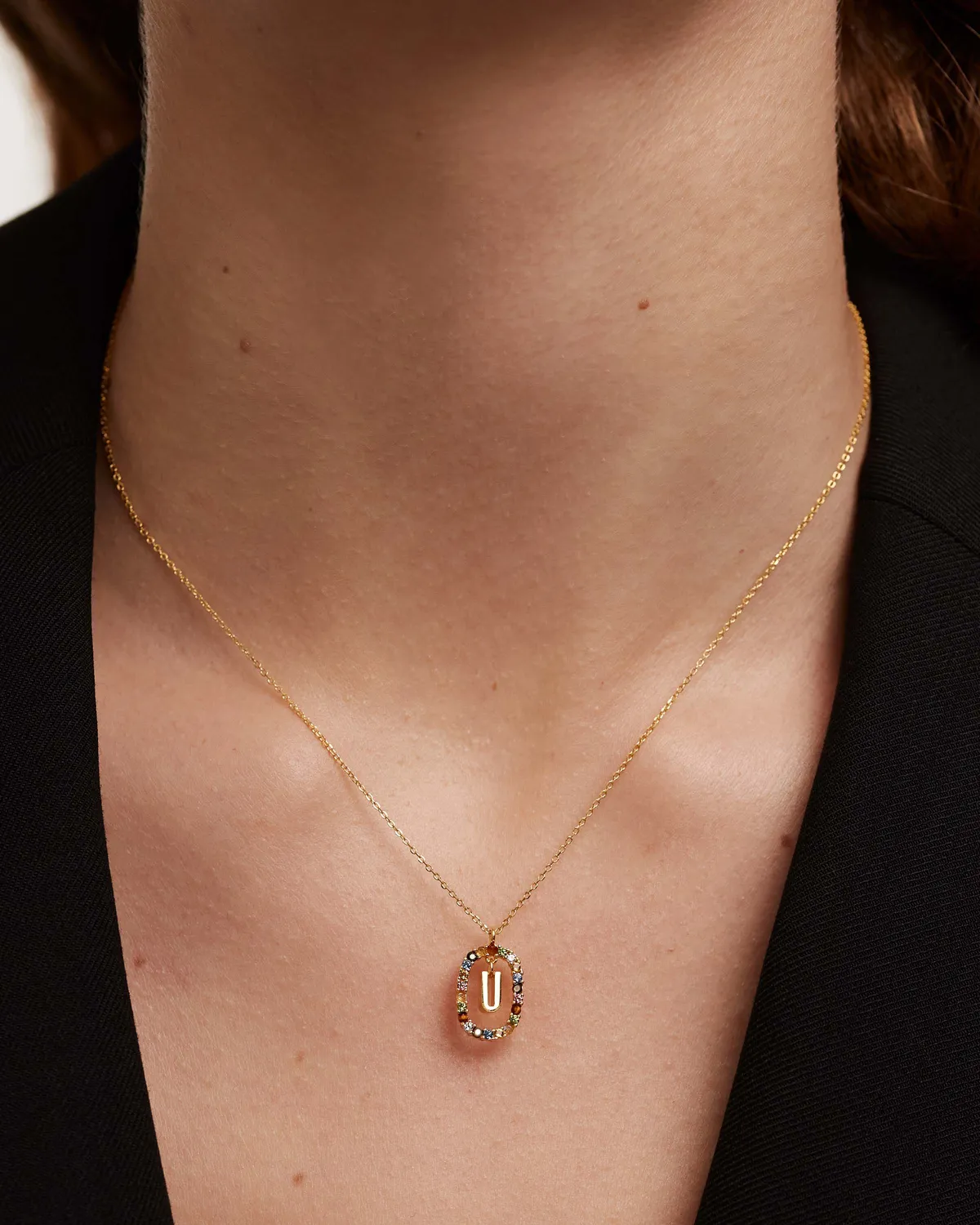 PDPAOLA Lettre U collier initiale plaqué or 18 carats zirconia