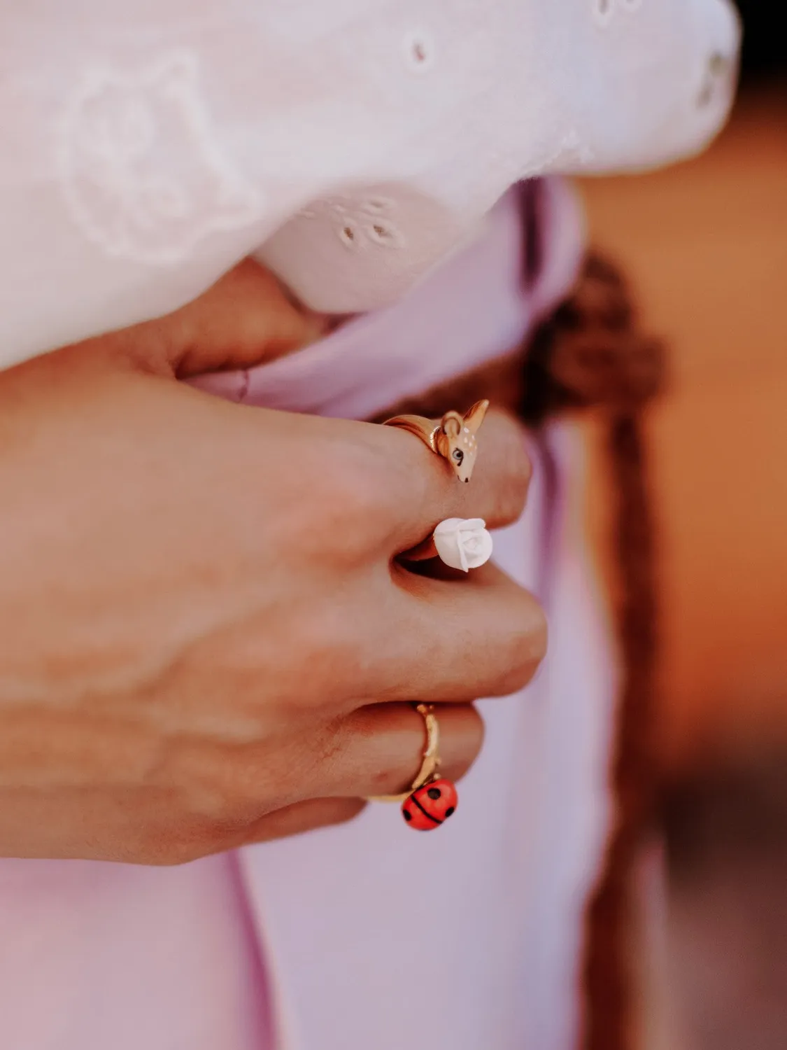 Nach Bijoux FaceToFace biche et fleur bague ajustable porcelaine