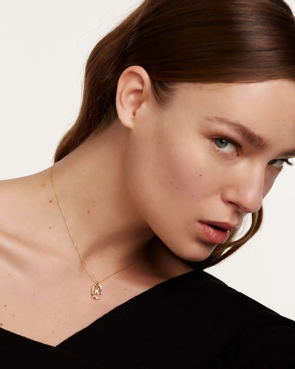 PDPAOLA Lettre K collier plaqué or pierres