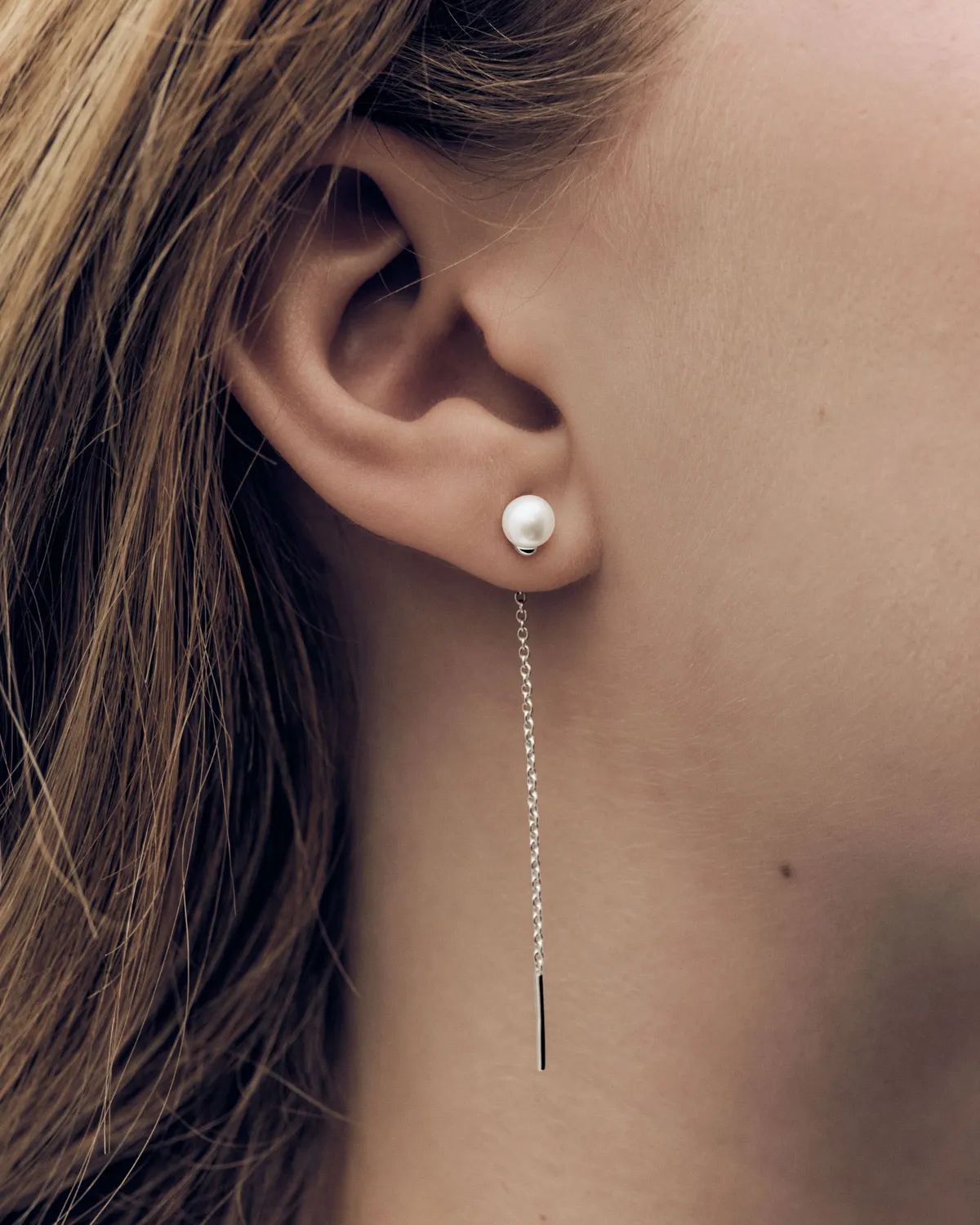 PDPAOLA La Perla Lyra boucles perle longue 55 mm