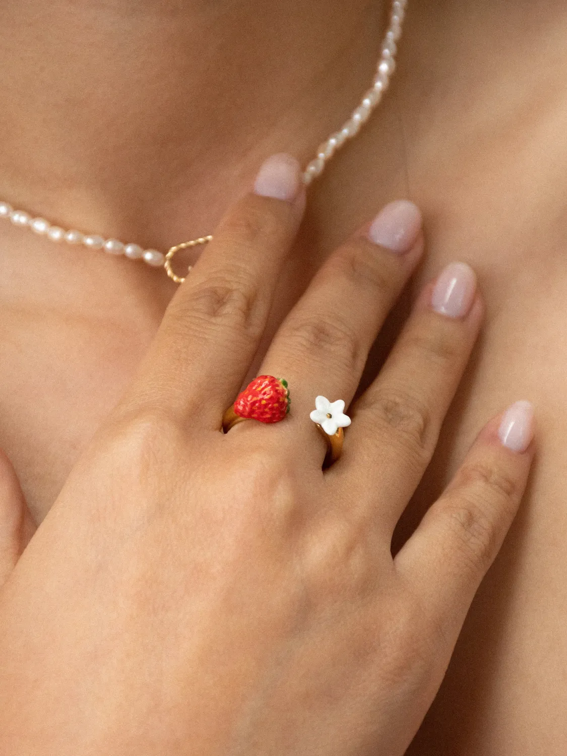 Nach Bijoux FacetoFace fraise et fleur bague ajustable porcelaine