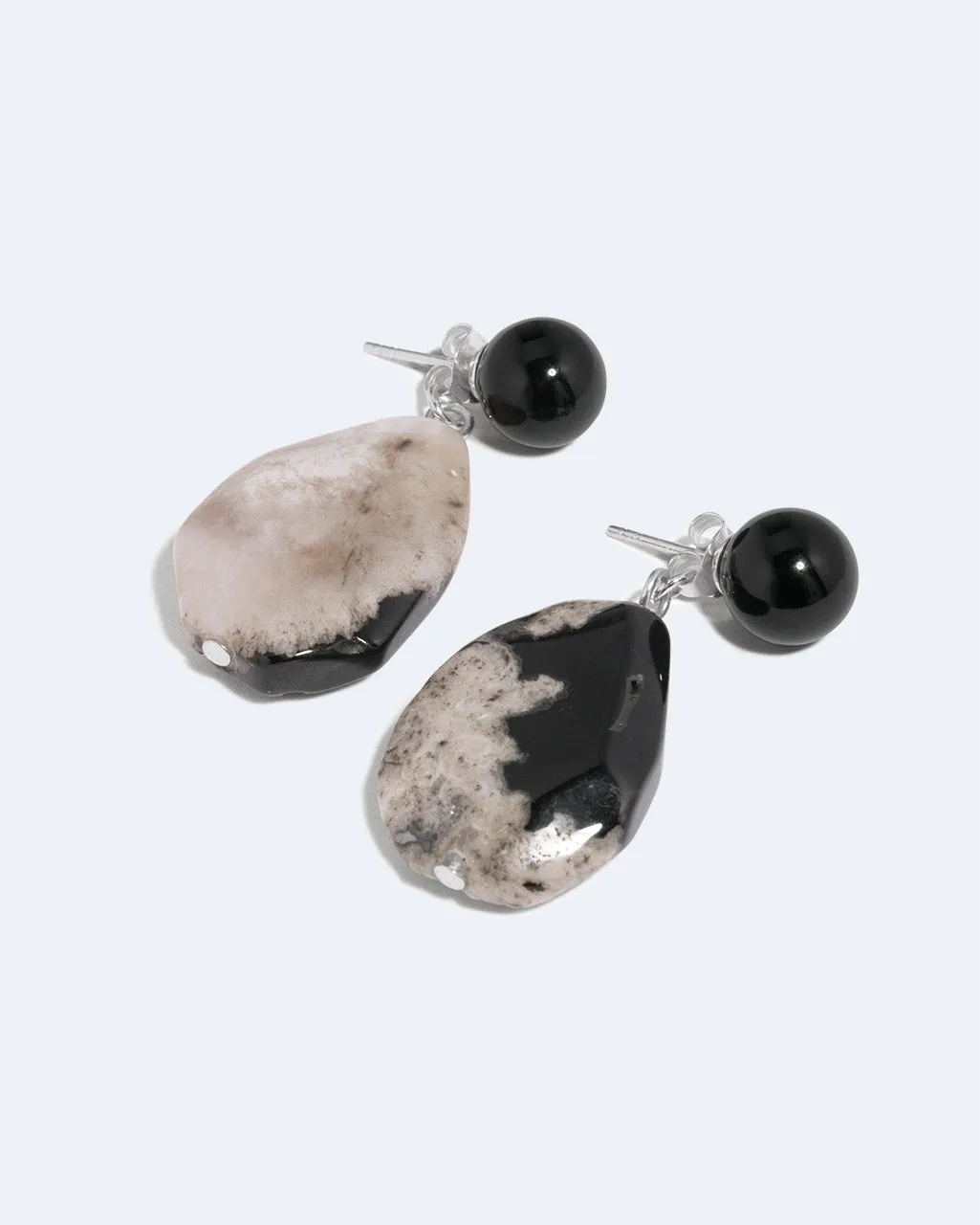 Completedworks Time Will Say Nothing boucles d’oreilles agate onyx