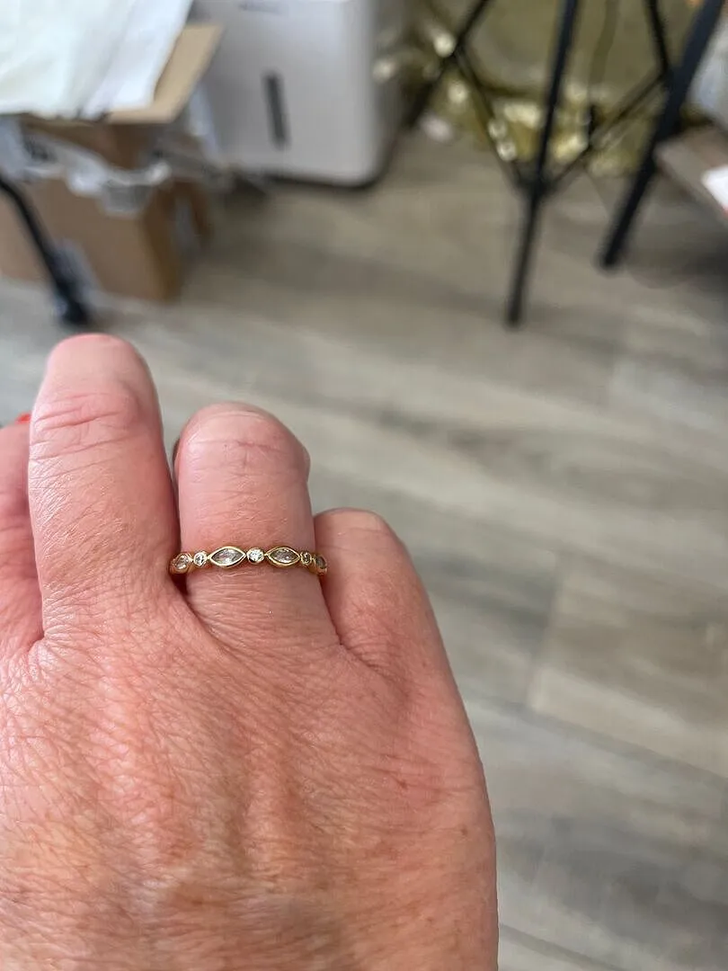 Astrid & Miyu Navette Crystal Band bague dorée cristal