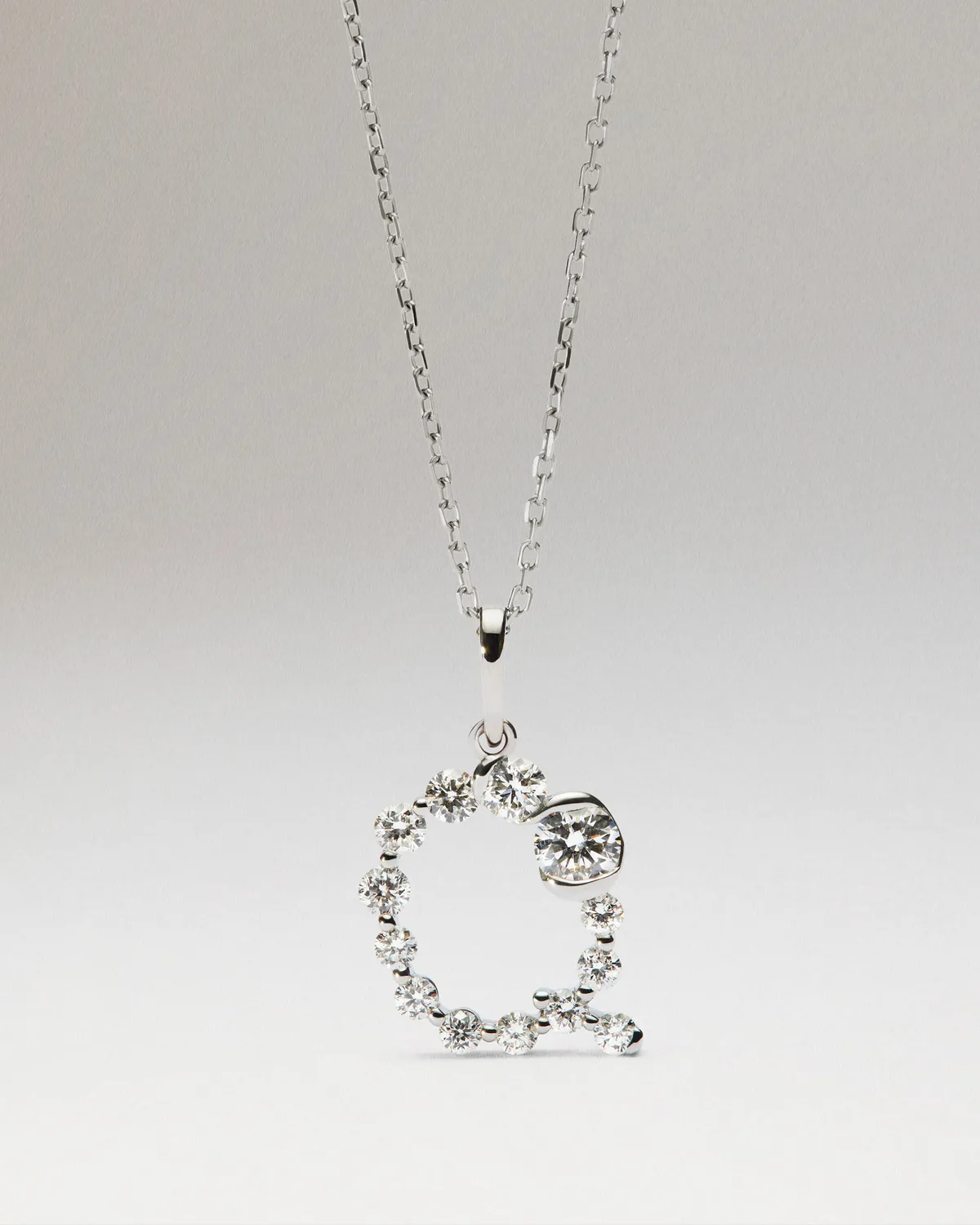 PDPAOLA Diamond Initials pendentif Q or blanc