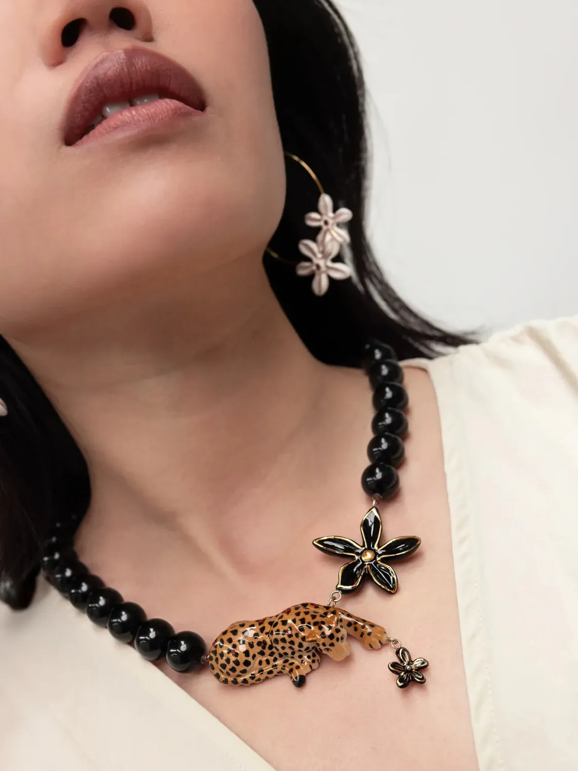Nach Bijoux Idole sauvage Léopard fleur perles collier obsidienne