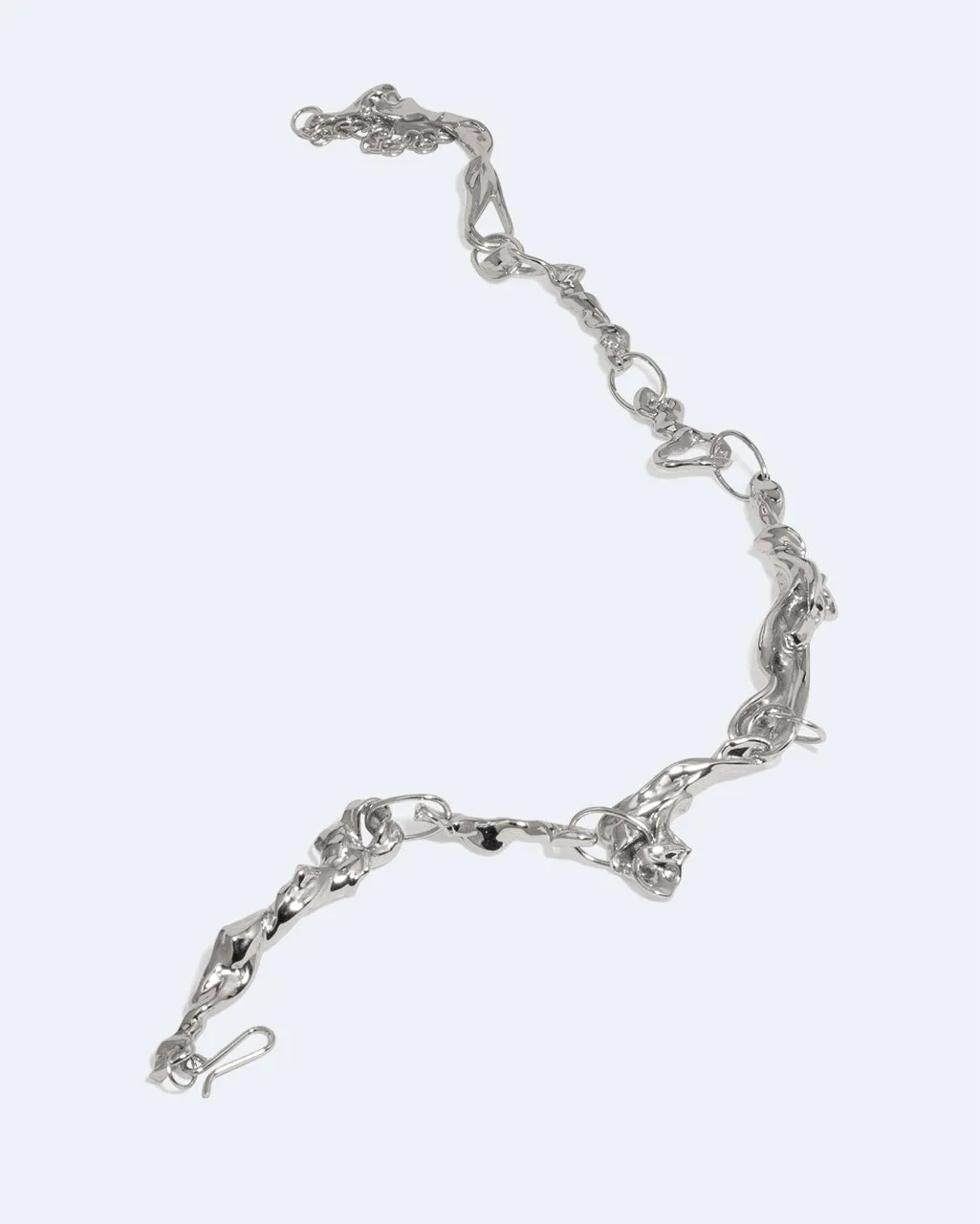 Completedworks Treacle collier ras de cou laiton rhodié