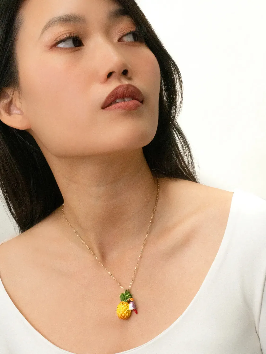 Nach Bijoux Ananas oiseau Gould collier porcelaine 46 cm