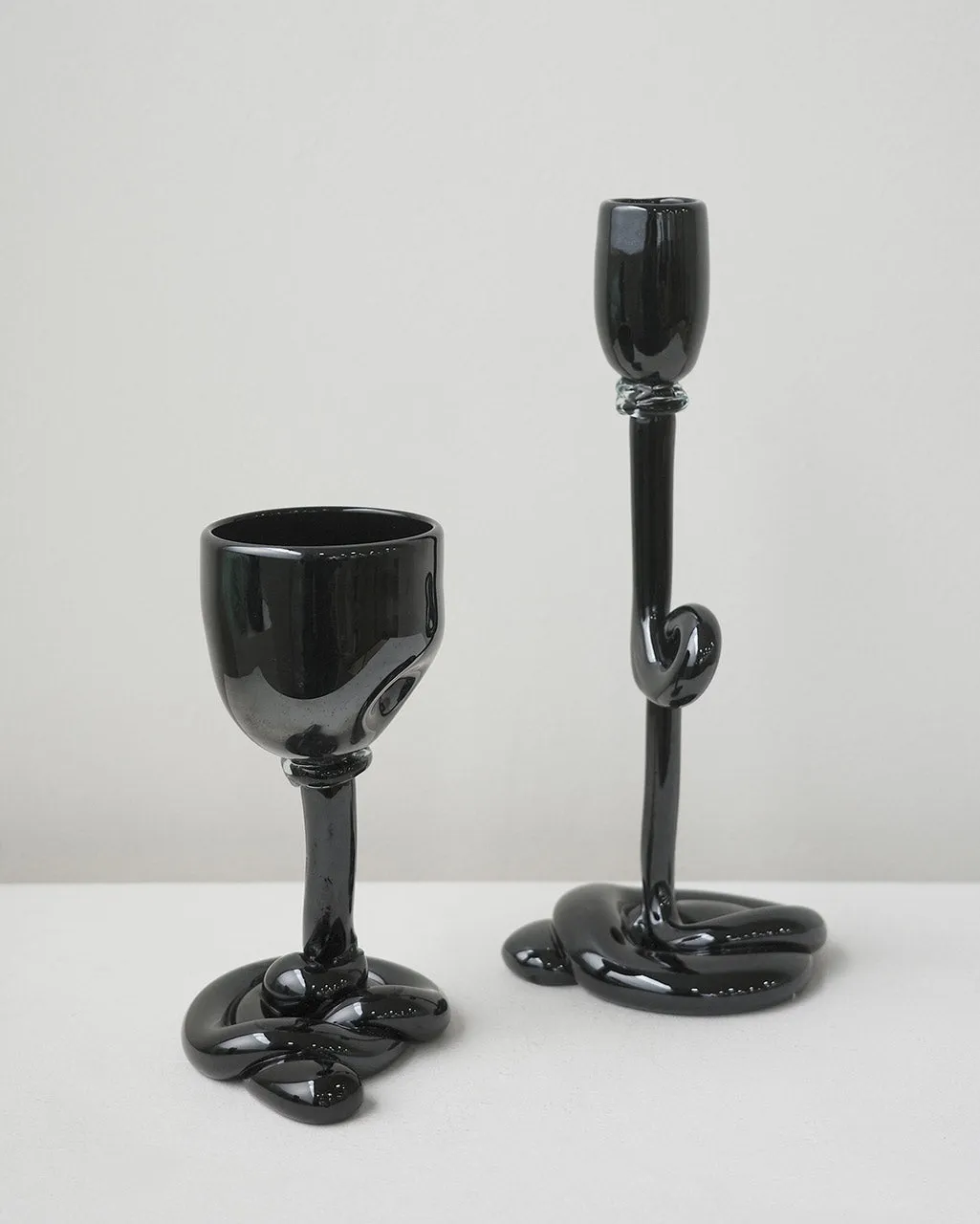 Completedworks Thaw verre vin noir recyclé