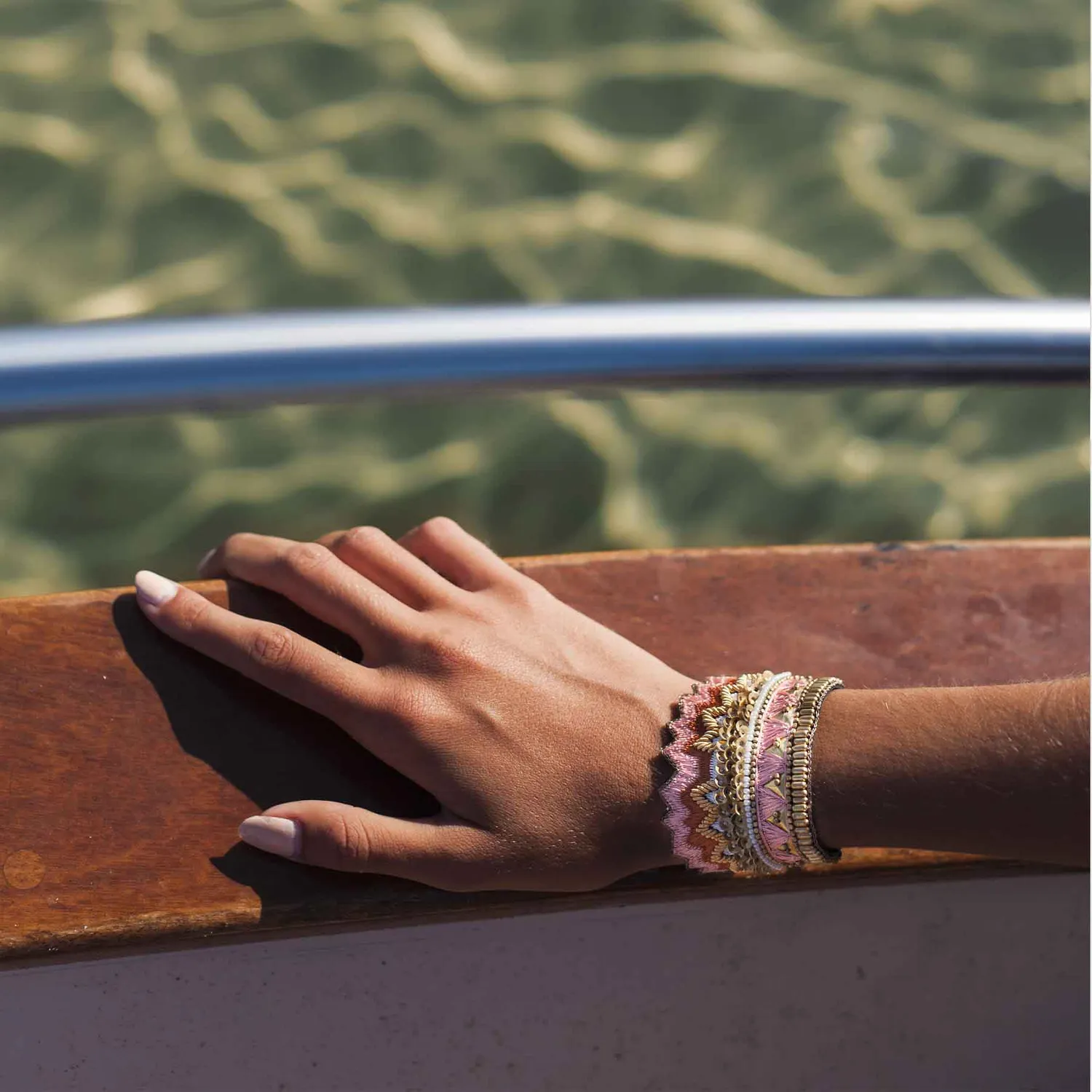 Nao de Paris Maheswari Lilas bracelet cuir brodé soie