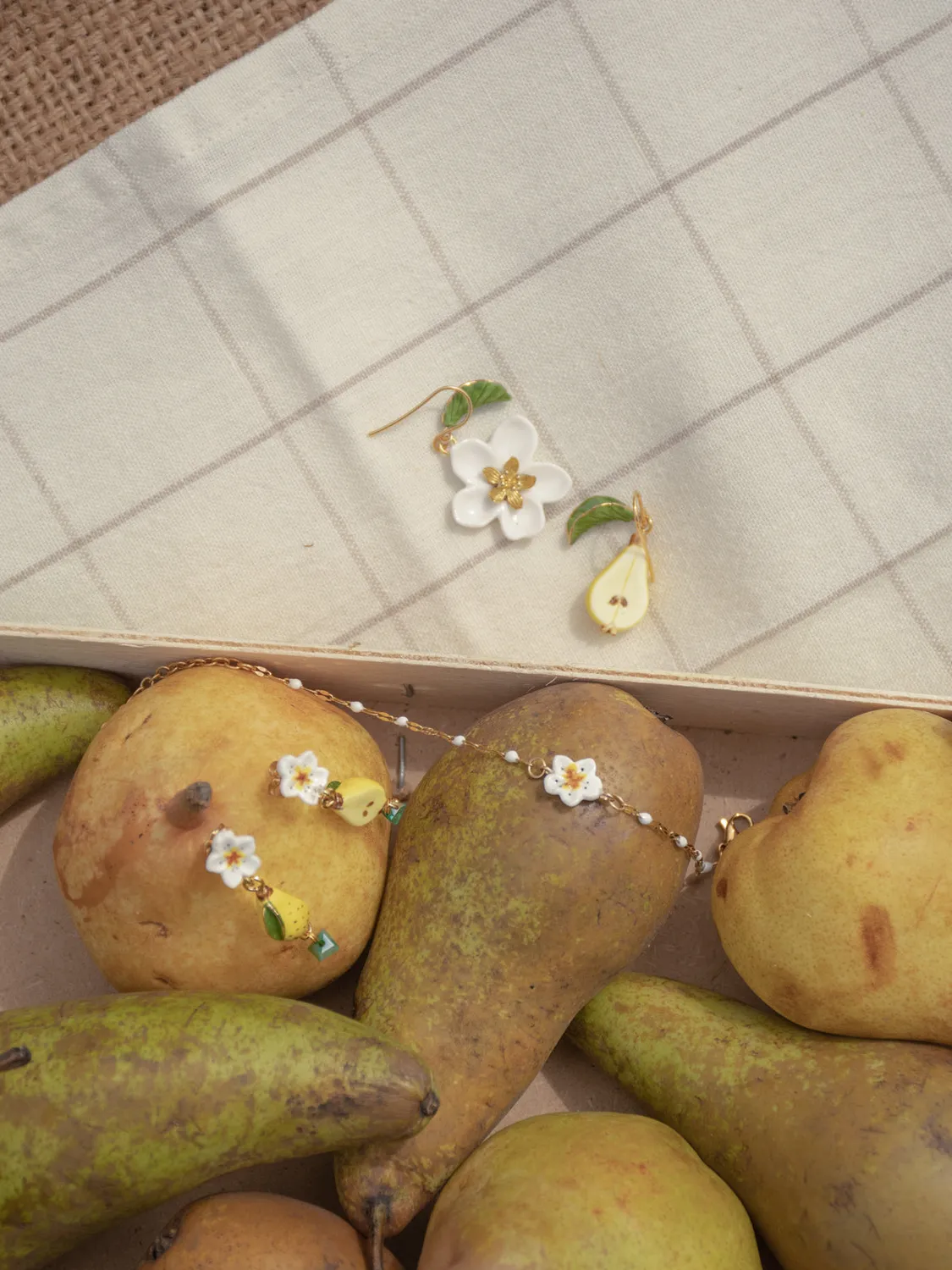 Nach Bijoux fleur de poirier poire et feuille boucles d’oreilles porcelaine