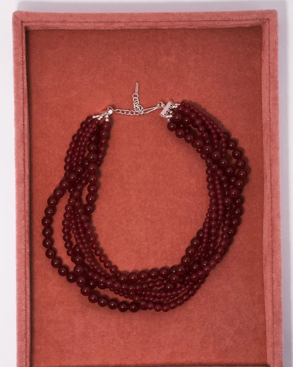 Completedworks Tangled Web collier perles calcédoine argent