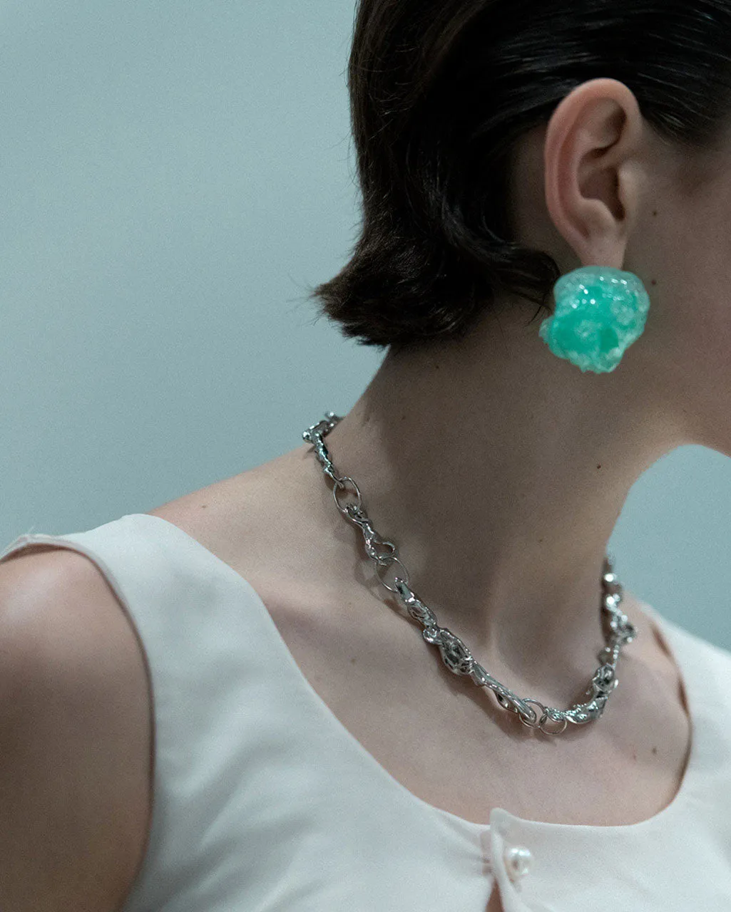Completedworks Padding boucles d'oreilles résine verte vermeil