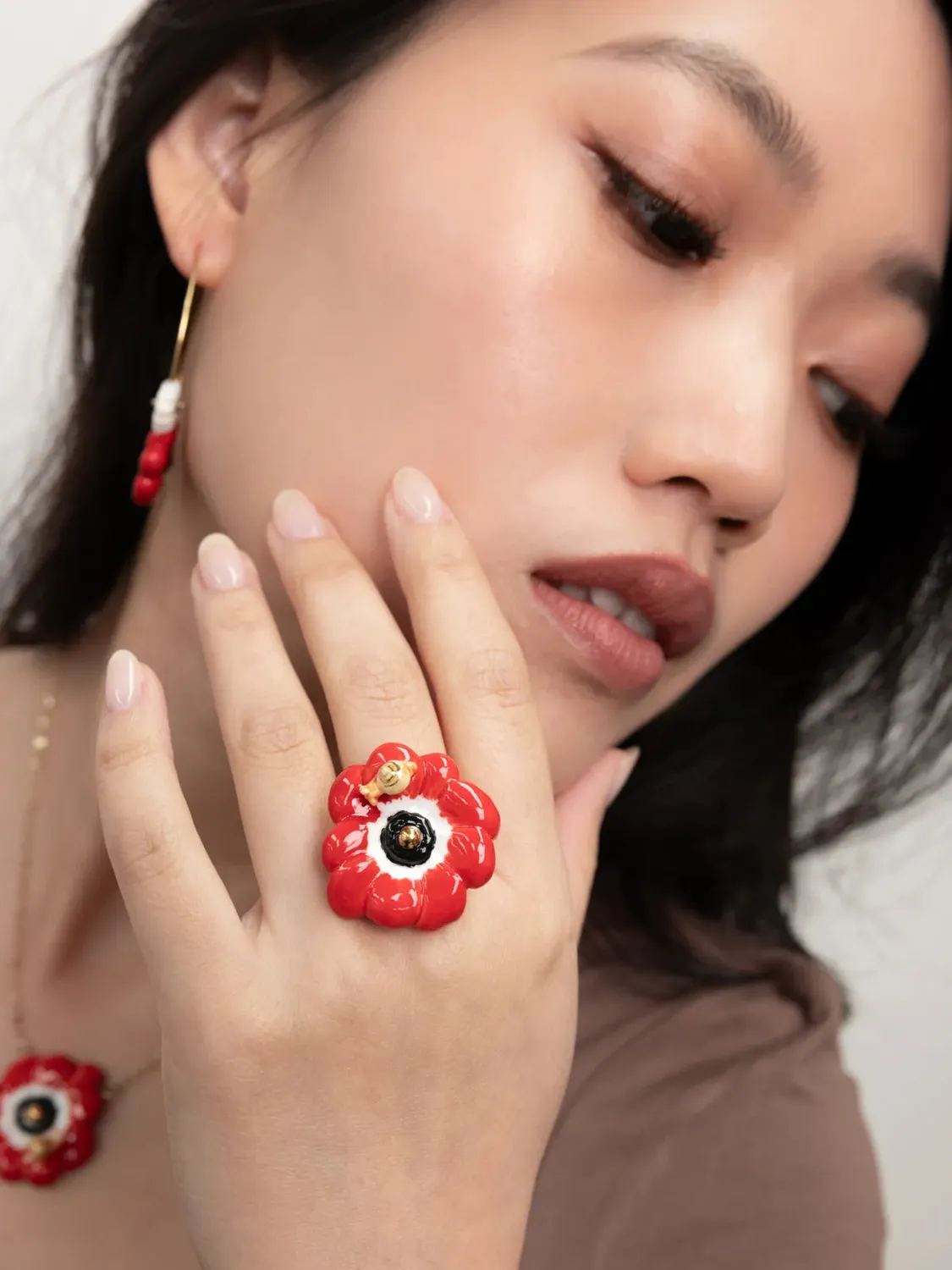 Nach Bijoux Bague anémone rouge ajustable porcelaine