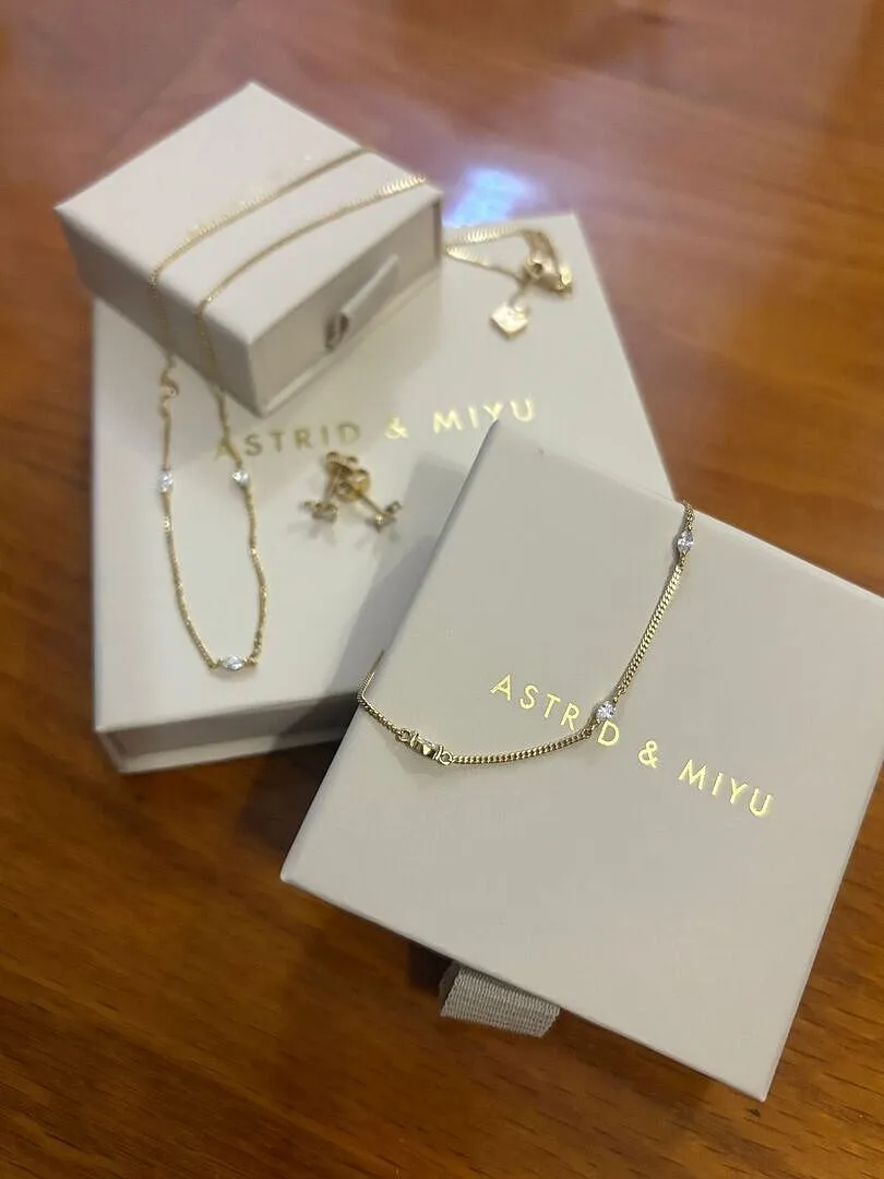 Astrid & Miyu Navette Crystal collier doré cristal