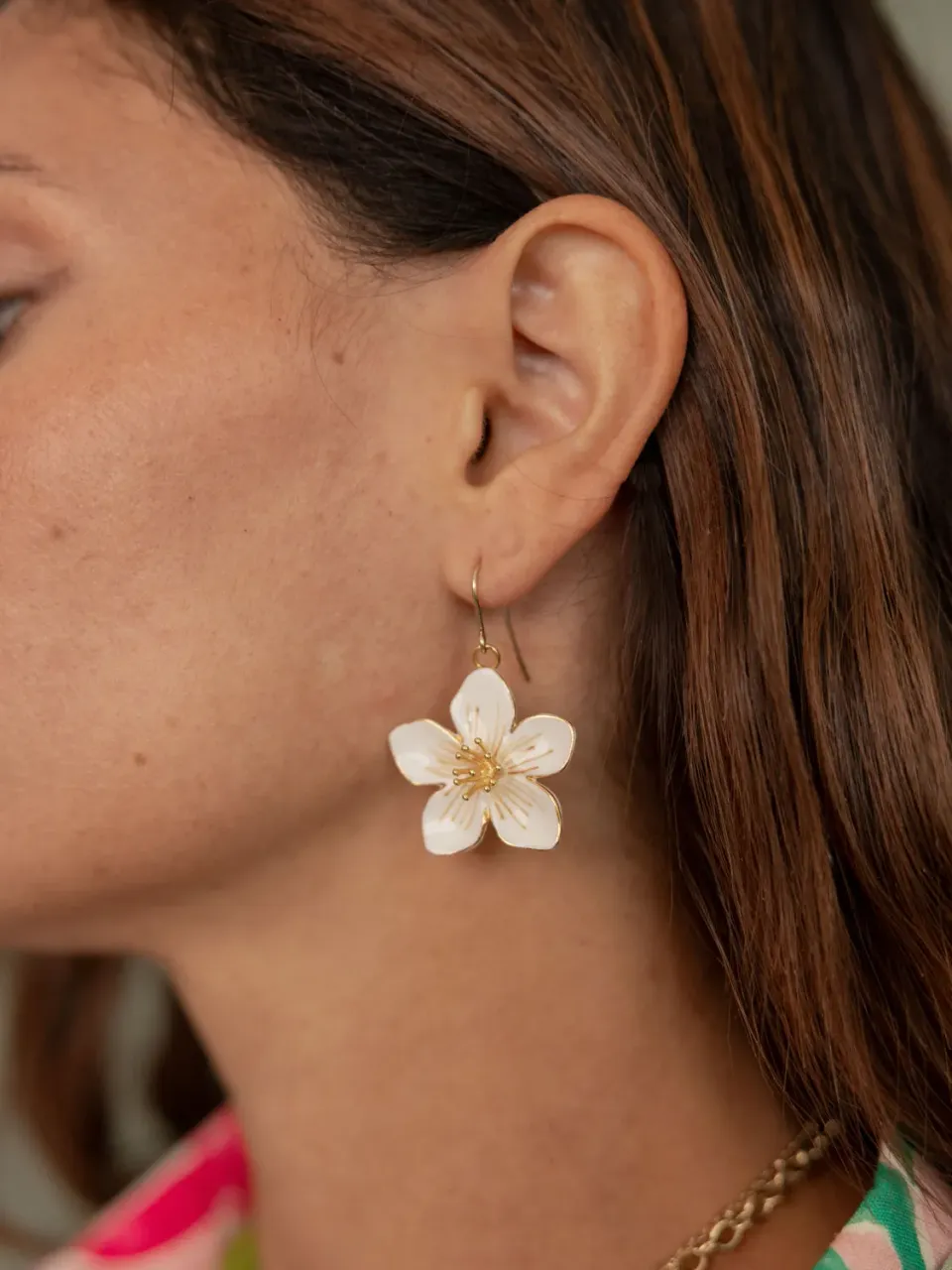 Nach Bijoux fleur blanche boucles d'oreilles pendantes porcelaine