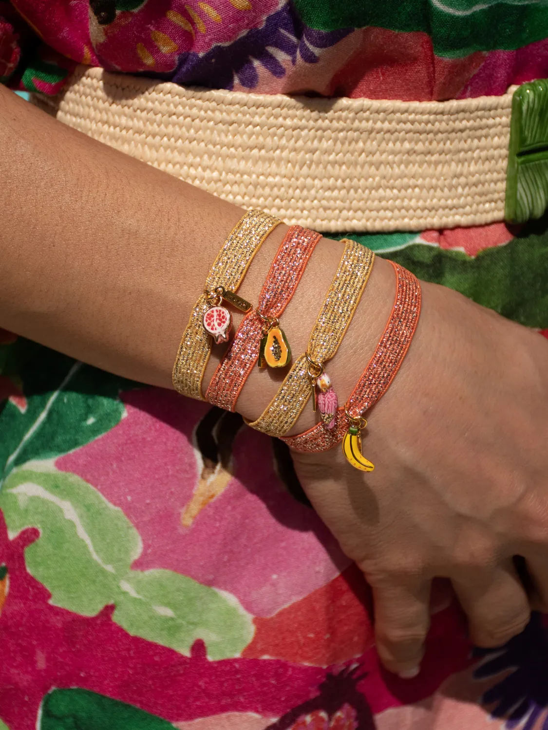 Nach Bijoux cacatoès rose bracelet élastique irisé