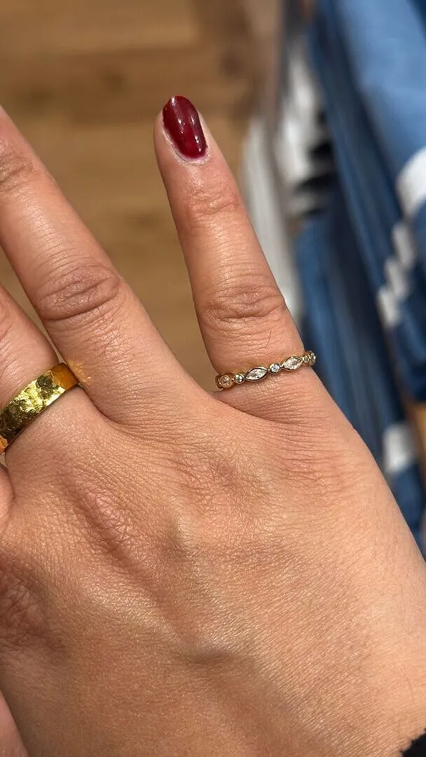 Astrid & Miyu Navette Crystal Band bague dorée cristal