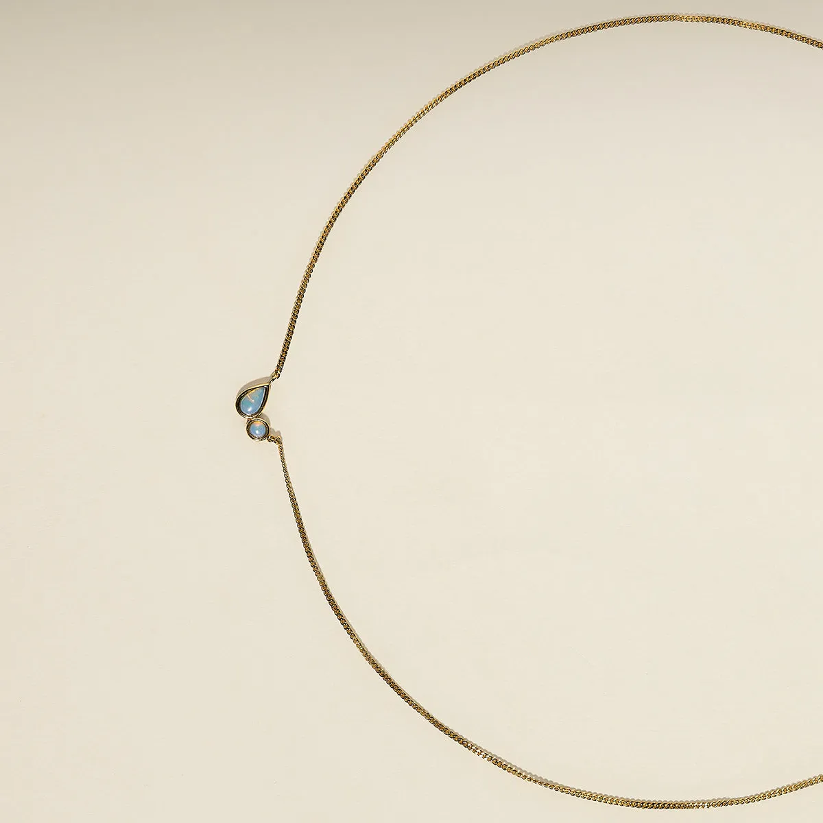 Astrid & Miyu Opal Bezel collier opale plaqué or