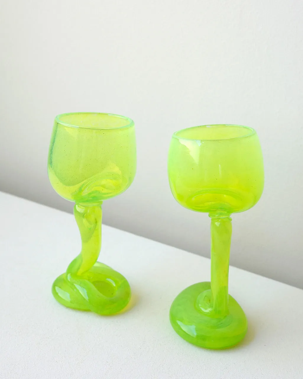 Completedworks Thaw lot 2 verres à vin vert acidulé recyclé
