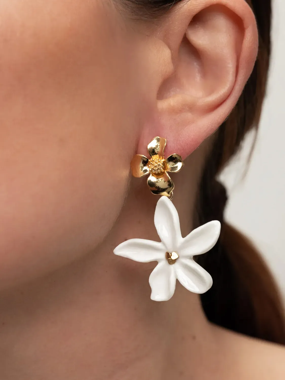 Nach Bijoux Jasmin et moi boucles d'oreilles fleurs blanches