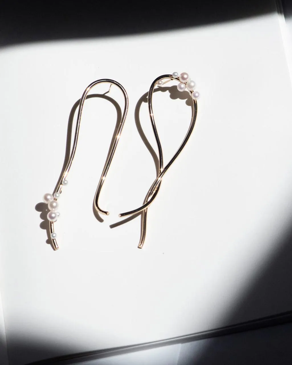 Completedworks Wild Relatives boucles perle plaqué or